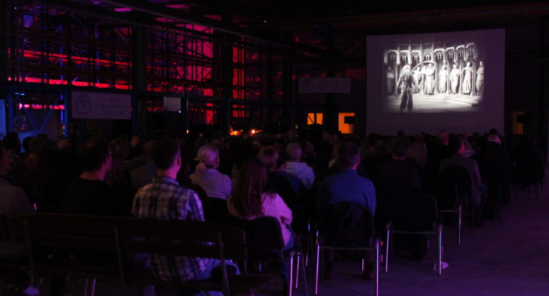Ausverkauft ! Überwältigende Resonanz auf “Metropolis” zur Lions Filmnacht – UNESCO Weltdokumentenerbe begeistert die Besucher – 3.000 Euro für den guten Zweck